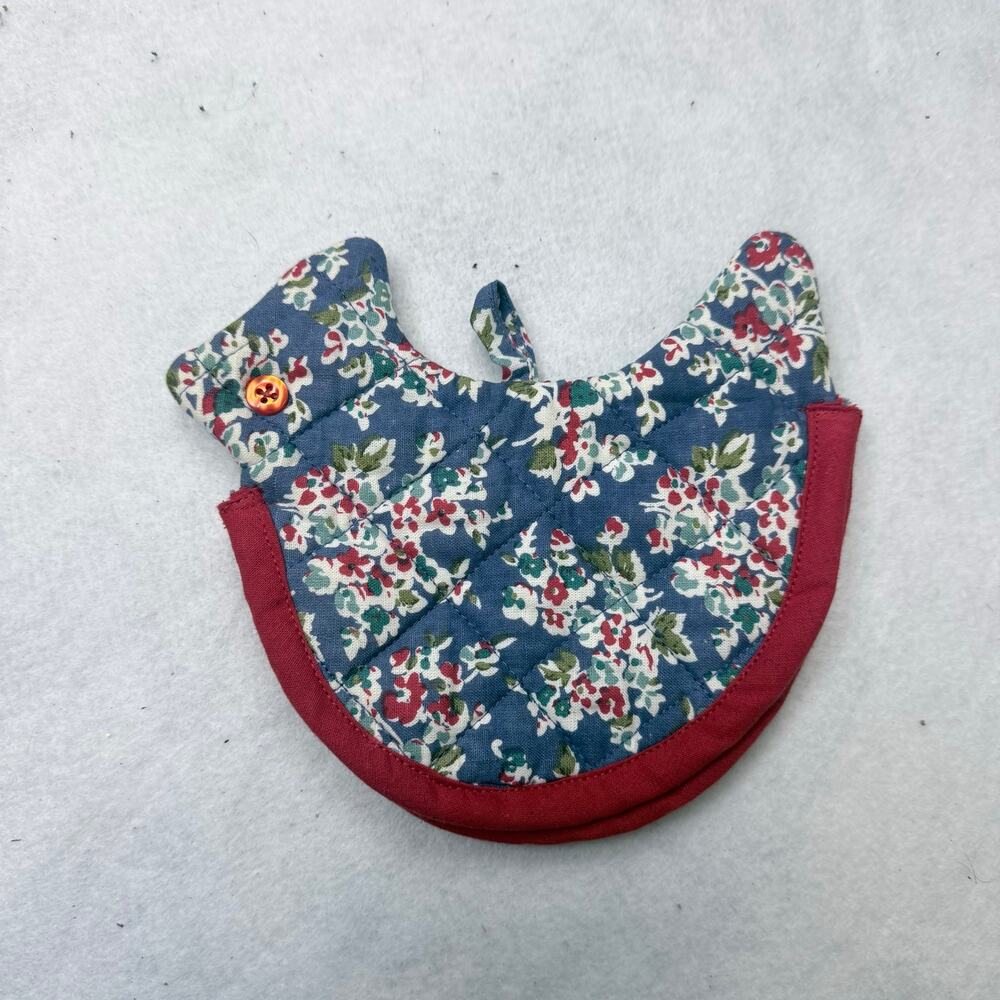 Dover Hill Quilted Floral Chicken Potholder Handle Kettle Farmhouse Blue Red